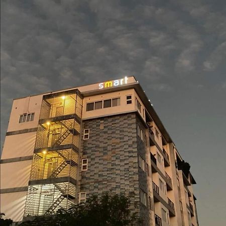 Smart Condominium Bldg, Cagayan De Oro City Bagian luar foto